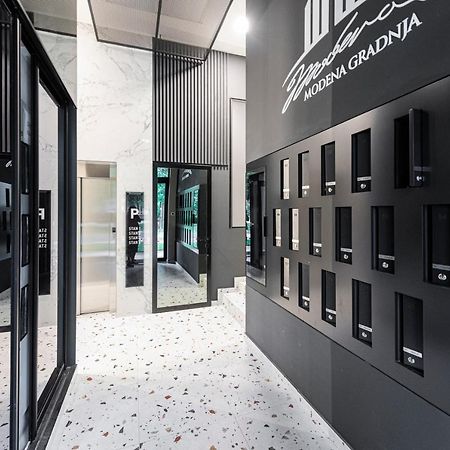 Vertigo One Bedroom Apartment-Free Private Parking 노비사드 외부 사진