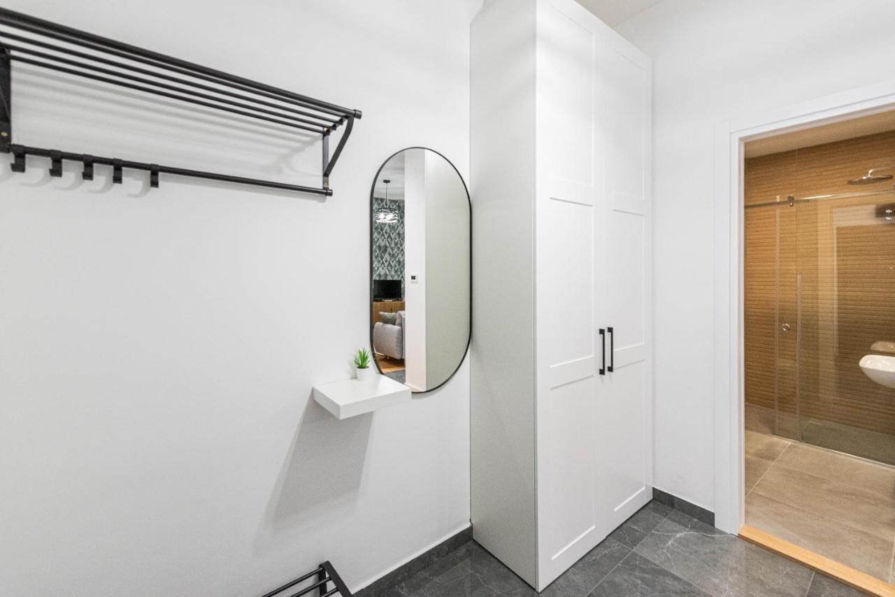Vertigo One Bedroom Apartment-Free Private Parking 노비사드 외부 사진