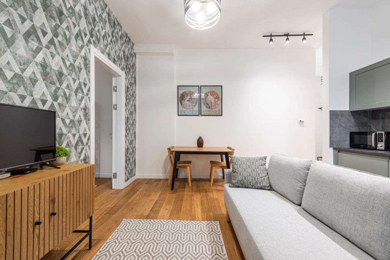Vertigo One Bedroom Apartment-Free Private Parking 노비사드 외부 사진