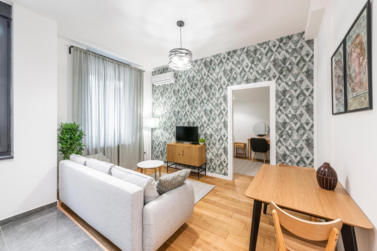 Vertigo One Bedroom Apartment-Free Private Parking 노비사드 외부 사진